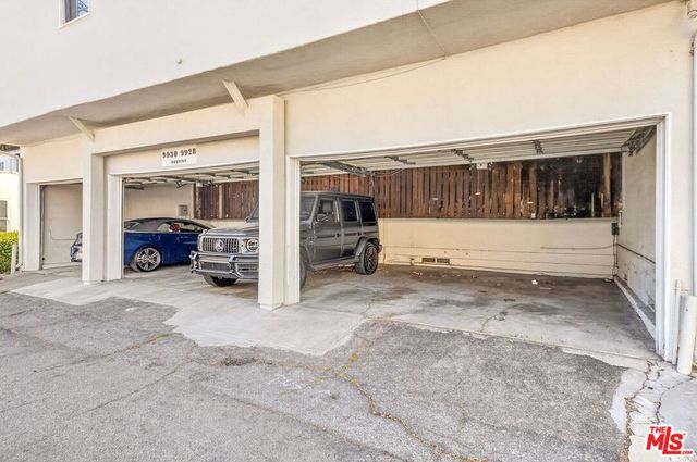 9928 Robbins Drive, Beverly Hills, CA 90212