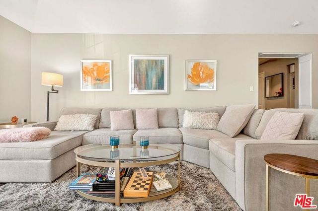 9928 Robbins Drive, Beverly Hills, CA 90212