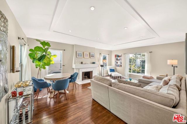 9928 Robbins Drive, Beverly Hills, CA 90212