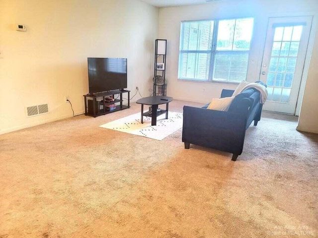 125 Fieldcrest Street 102, Ann Arbor, MI 48103