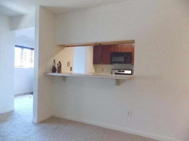 125 Fieldcrest Street 102, Ann Arbor, MI 48103