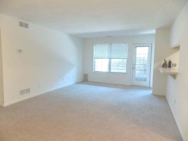 125 Fieldcrest Street 102, Ann Arbor, MI 48103