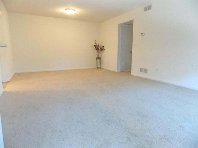 125 Fieldcrest Street 102, Ann Arbor, MI 48103