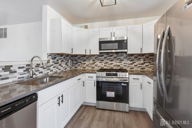 17 puchala Drive, Parlin, NJ 08859