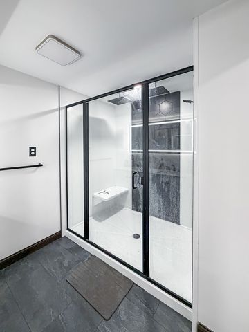 817 W Empire Street, Freeport, IL 61032