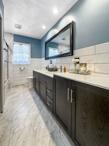 817 W Empire Street, Freeport, IL 61032