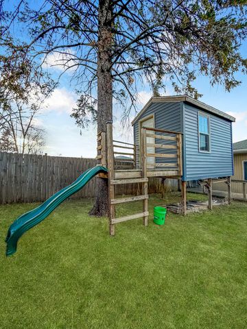 817 W Empire Street, Freeport, IL 61032