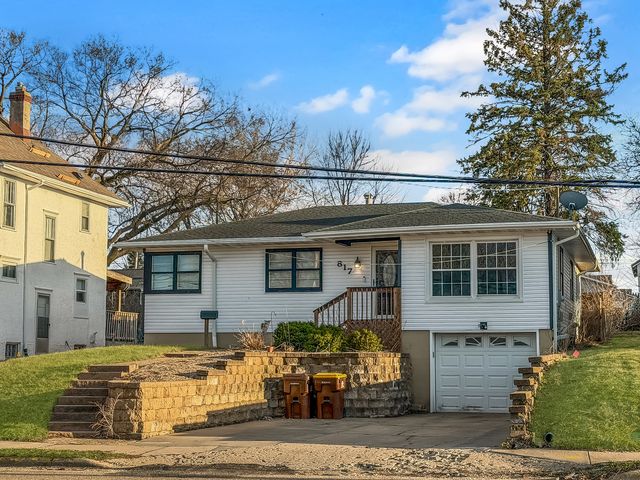 817 W Empire Street, Freeport, IL 61032