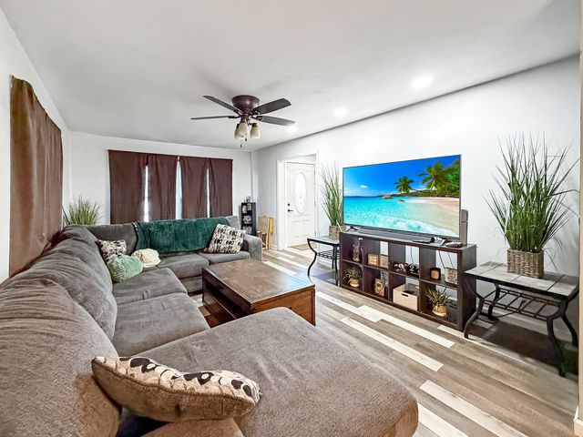 817 W Empire Street, Freeport, IL 61032