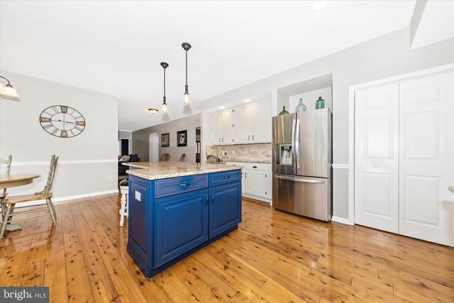 11203 PARKWOOD DR, Hagerstown, MD 21742