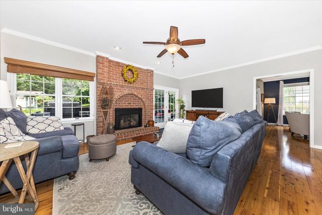 11203 PARKWOOD DR, Hagerstown, MD 21742