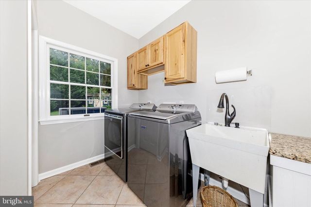 11203 PARKWOOD DR, Hagerstown, MD 21742