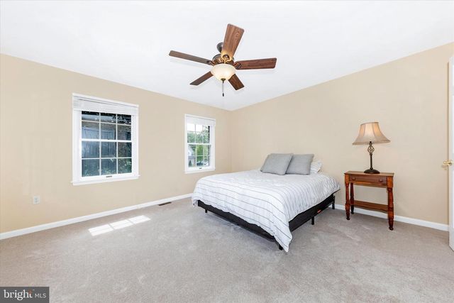11203 PARKWOOD DR, Hagerstown, MD 21742