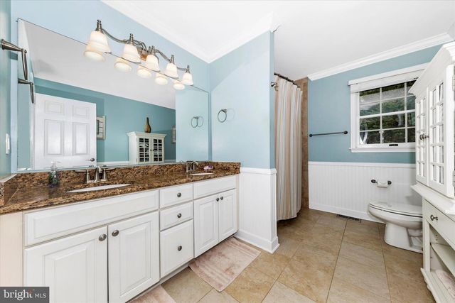 11203 PARKWOOD DR, Hagerstown, MD 21742