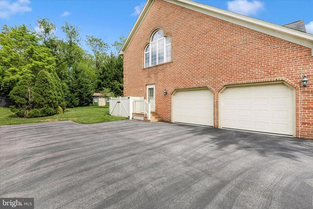 11203 PARKWOOD DR, Hagerstown, MD 21742