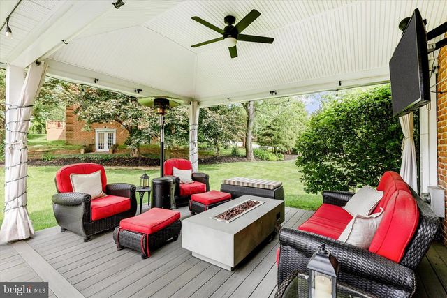 11203 PARKWOOD DR, Hagerstown, MD 21742