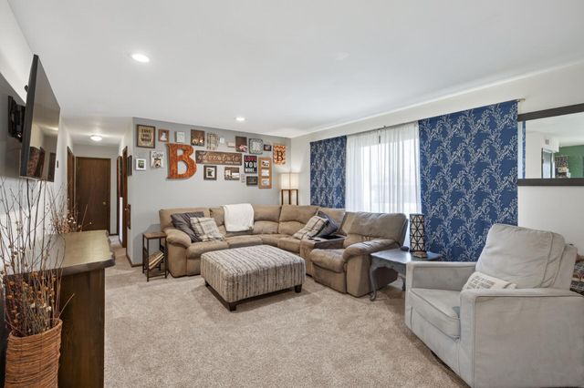 762 113th Circle NE, Blaine, MN 55434