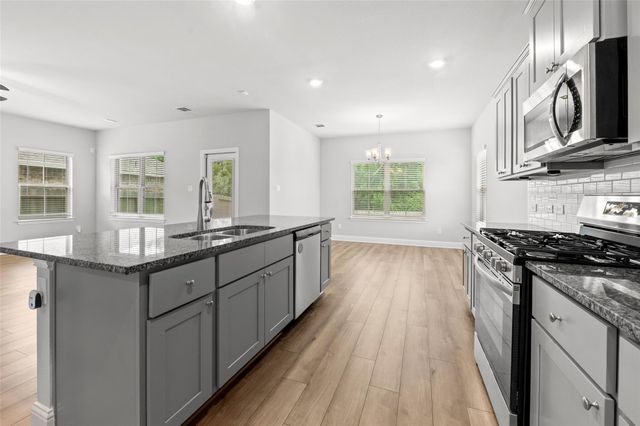 4414 W Bayou Maison Circle, Dickinson, TX 77539