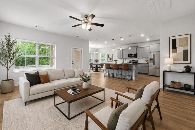 4414 W Bayou Maison Circle, Dickinson, TX 77539