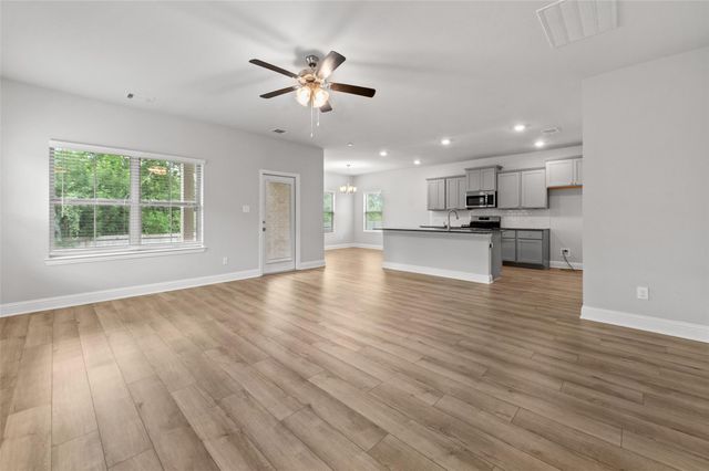 4414 W Bayou Maison Circle, Dickinson, TX 77539
