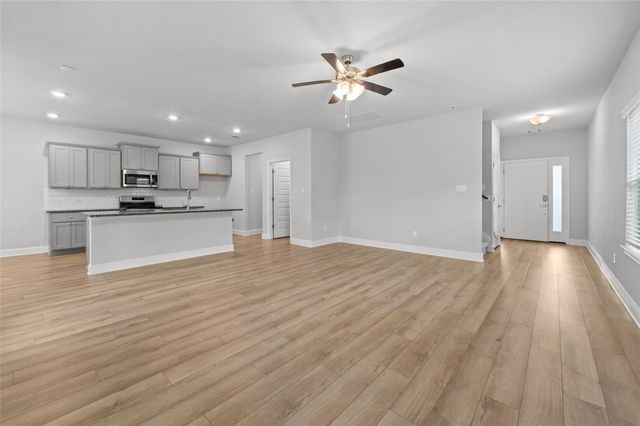 4414 W Bayou Maison Circle, Dickinson, TX 77539