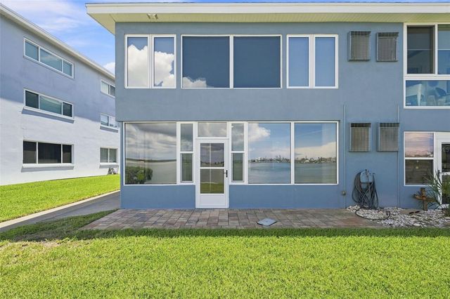 250 126TH AVENUE 110, Treasure Island, FL 33706
