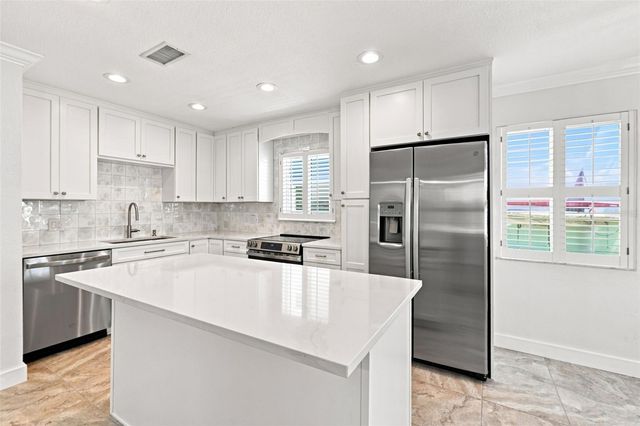 250 126TH AVENUE 110, Treasure Island, FL 33706