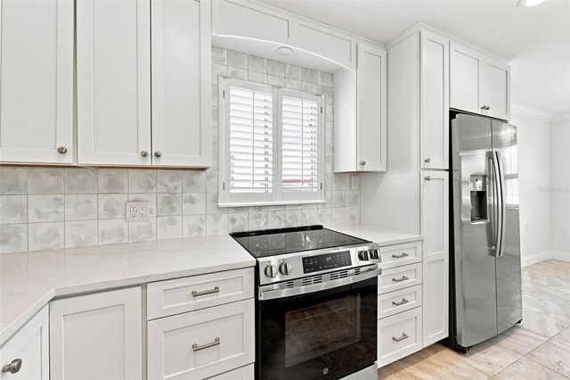 250 126TH AVENUE 110, Treasure Island, FL 33706