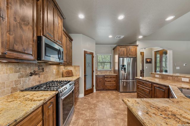 149 CIBOLO RIDGE DR, La Vernia, TX 78121