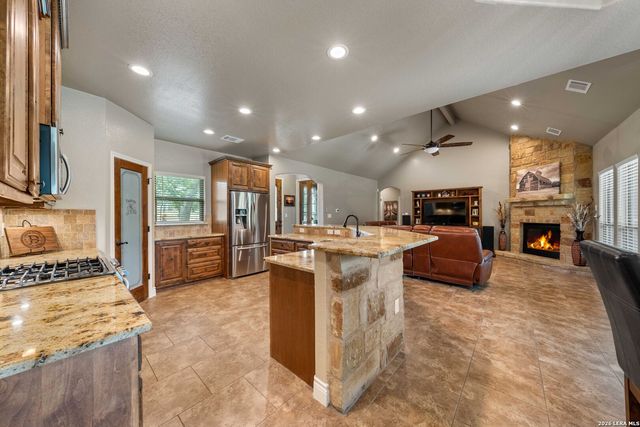 149 CIBOLO RIDGE DR, La Vernia, TX 78121