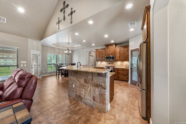 149 CIBOLO RIDGE DR, La Vernia, TX 78121