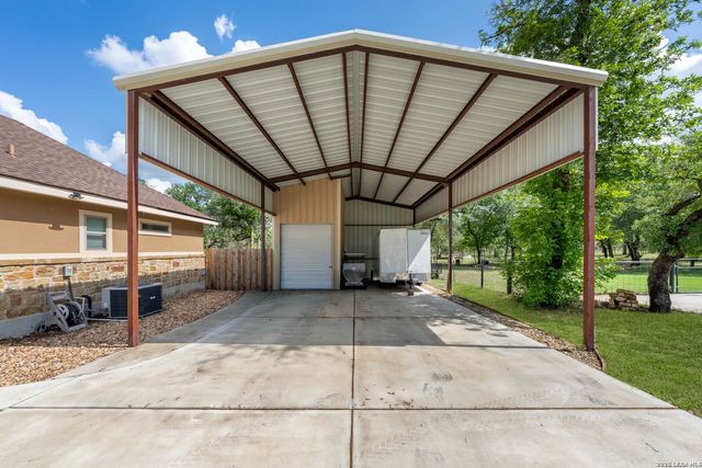 149 CIBOLO RIDGE DR, La Vernia, TX 78121