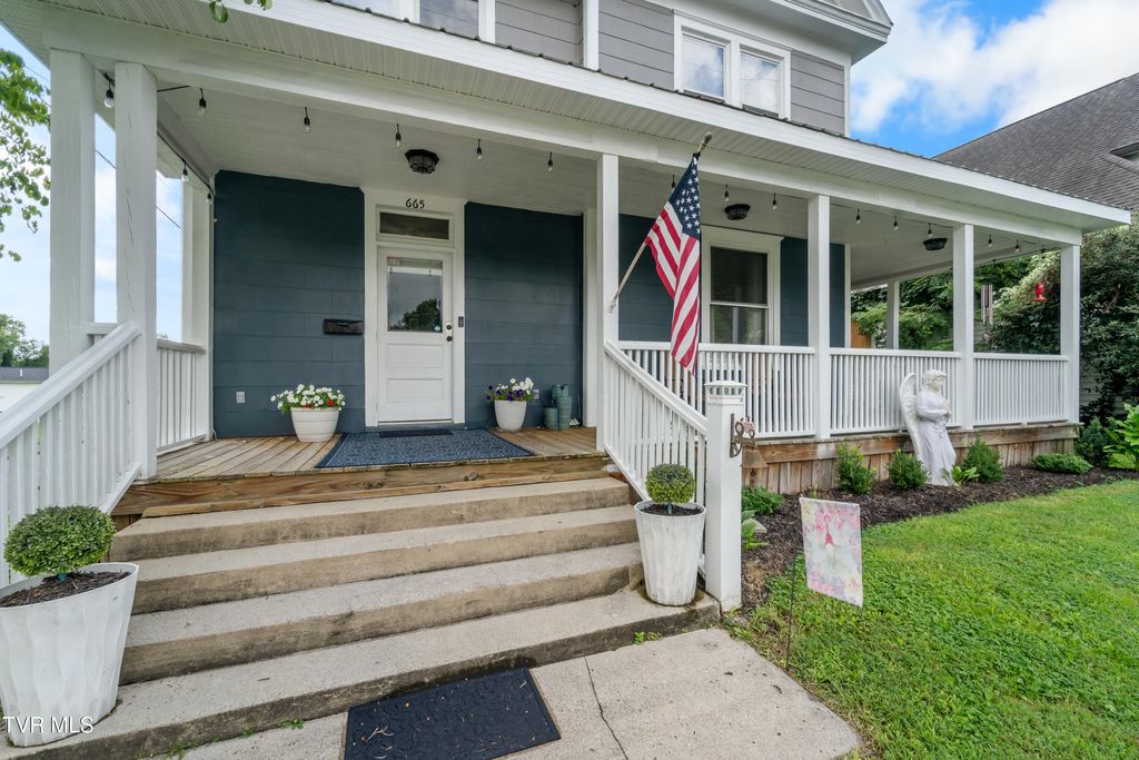 665 Moore Street, Bristol, VA 24201