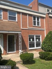 108 W SPRING AVE #6, Ardmore, PA 19003