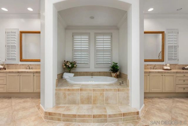 9659 Lario Ln, San Diego, CA 92127