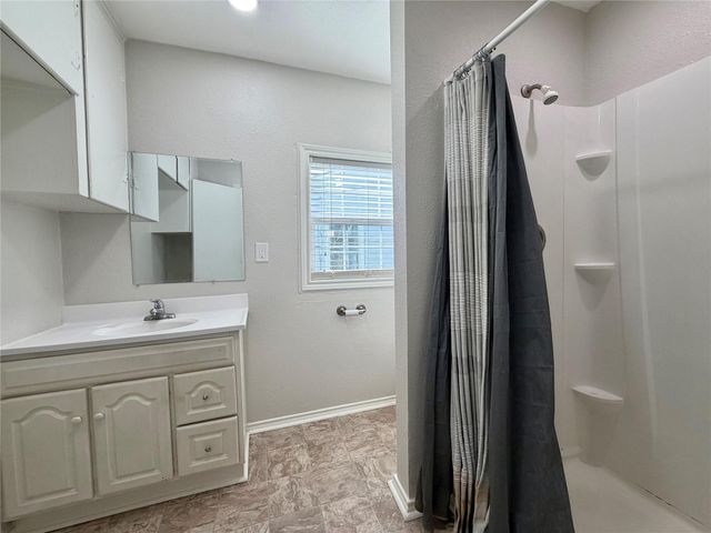 1427 W 7th Street, Freeport, TX 77541