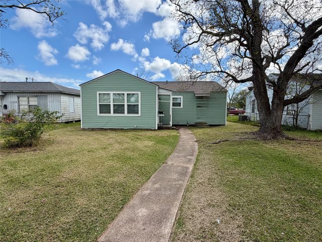 1427 W 7th Street, Freeport, TX 77541