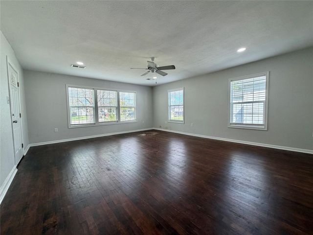 1427 W 7th Street, Freeport, TX 77541