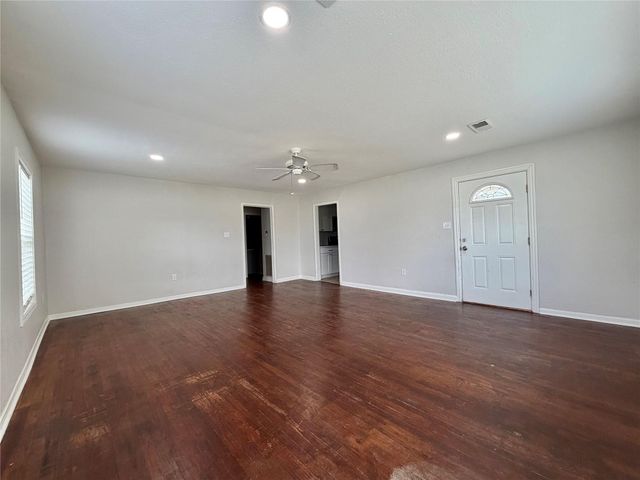 1427 W 7th Street, Freeport, TX 77541