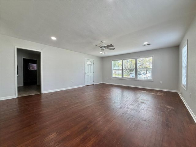 1427 W 7th Street, Freeport, TX 77541