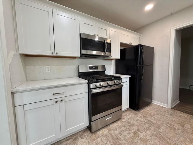 1427 W 7th Street, Freeport, TX 77541