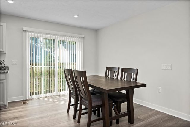 122 Eagle Circle, Amherst, OH 44001