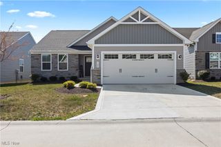 122 Eagle Circle, Amherst, OH 44001