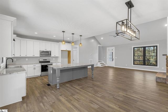 107 Bentwood Lane, Pickens, SC 29671