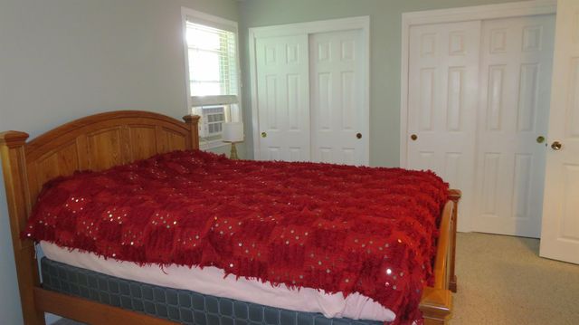 17 Oakwood Cir Apt 2, Goffstown, NH 03045