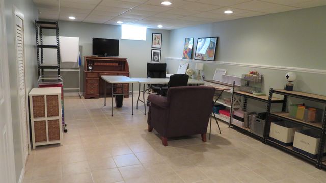 17 Oakwood Cir Apt 2, Goffstown, NH 03045