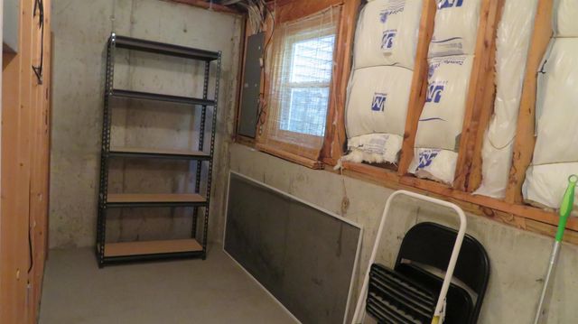 17 Oakwood Cir Apt 2, Goffstown, NH 03045