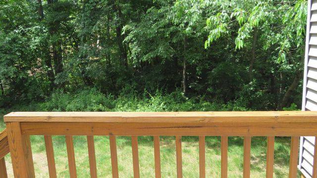 17 Oakwood Cir Apt 2, Goffstown, NH 03045