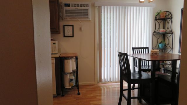 17 Oakwood Cir Apt 2, Goffstown, NH 03045