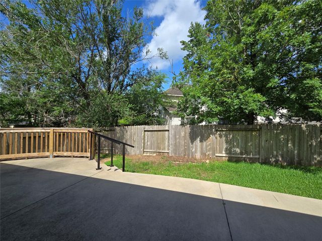 12525 Canyon Hill Drive, Willis, TX 77318